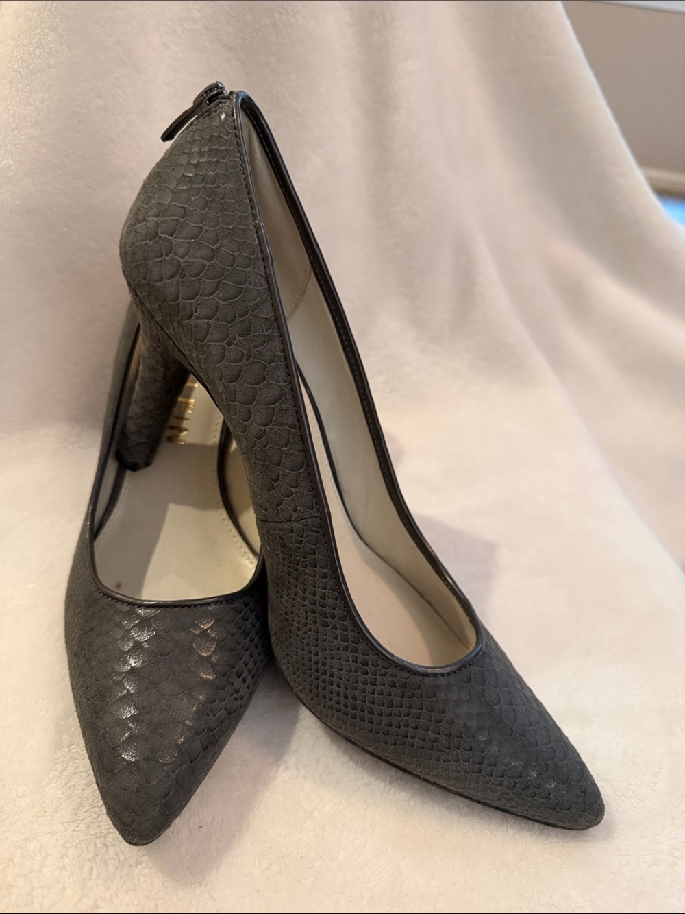 Women’s Gray Textured Pointed-Toe High Heels Leather Upper